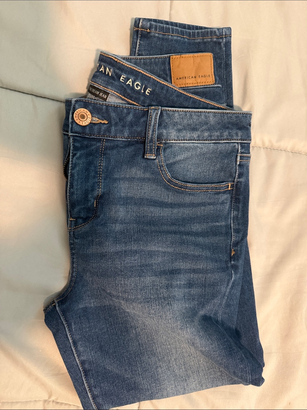 American Eagle Outfitters Women’s Skinny Jeans in Medium Blue Wash